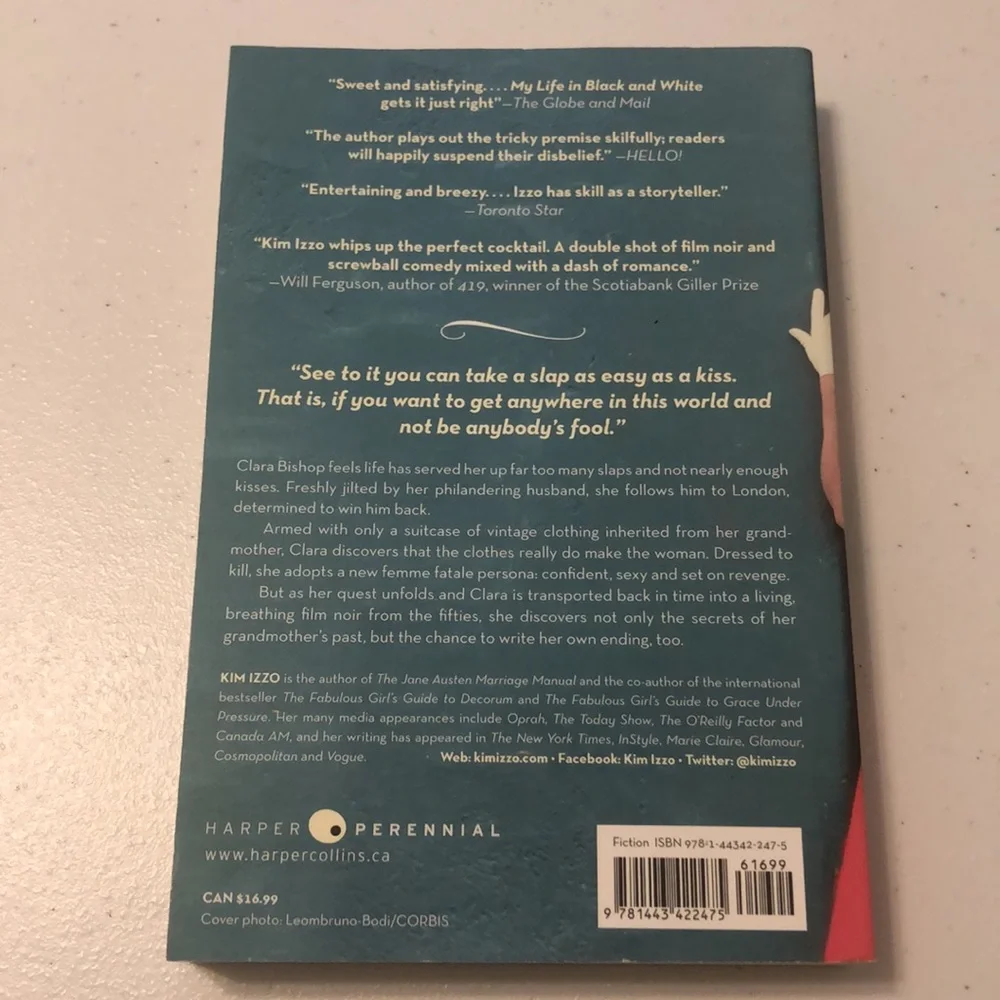 My Life in Black and White by Kim Izzo Paperback